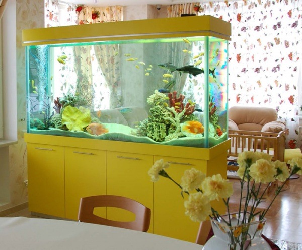 Aquarium raumteiler unterschrank gardinen fische.jpg