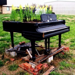 Repurpose old pianos.jpg