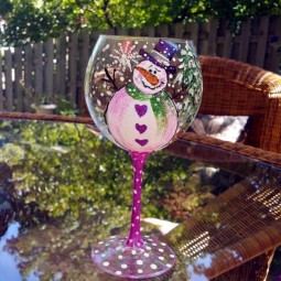 Artistic wine glass painting ideas 18.jpg