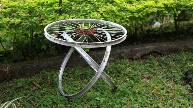 Bike wheels table idea 1.jpg