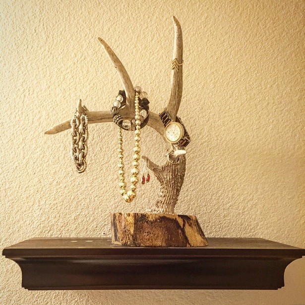 Driftwood jewelry holder.jpg