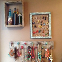 Jewelry organizing with wooden pallets.jpg