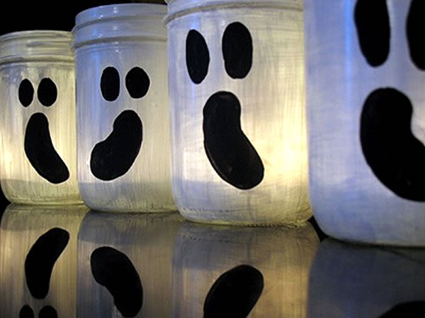 White black halloween canning jars.jpg