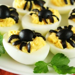 Halloween essen eier fuellung oliven deko spinnen pertersilie.jpg