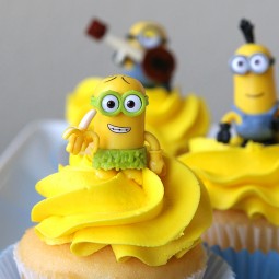 Minions party fun cupcakes.jpg
