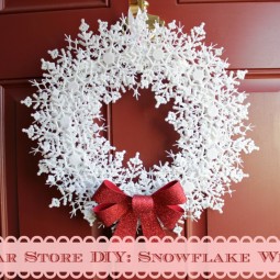 Ds_diy_snowflake wreath.jpg