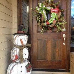 Gartendeko holz weihnachten selber machen schneemann eingangstuer.jpg