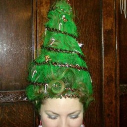 Marie_antoinette_christmas_tree_hair.jpg