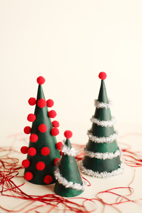 Modern christmas tree decorations 004.jpg