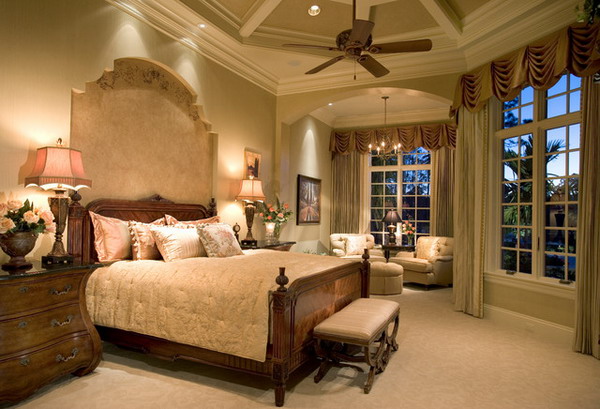 Splendid master bedroom inspirations with traditional furniture.jpg