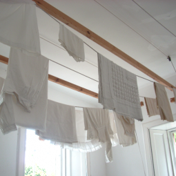 Ceiling clothes airer.png
