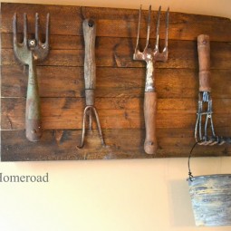 Great wall hook display from vintage hand tools.jpg