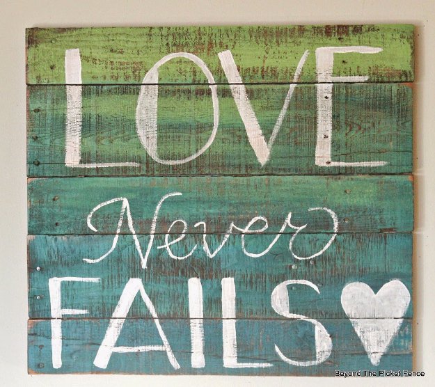 Two color ombre wood pallet sign diy wall decor ideas.jpg