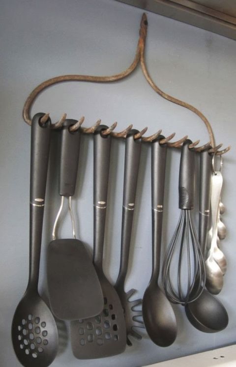 1461620216 1449709468 rake kitchen utensils holder wall.jpg