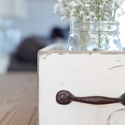 15 rustic wooden box centerpiece ideas homebnc.jpg