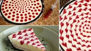 Cheesecake mit herzen zum valentinstag mit lebensmittelfarbe punkte.1422522330 van hobbykoechin_gt8ci9x.jpg