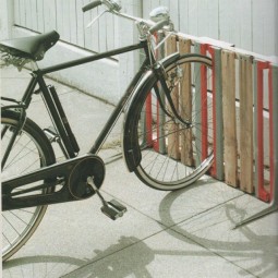 Fahrradstaender moebel aus paletten.jpg