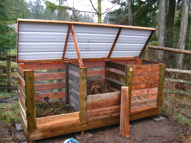 3 bin compost system using wood metal and wire.jpg