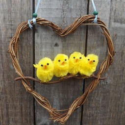 Easter chicks wreath.jpg