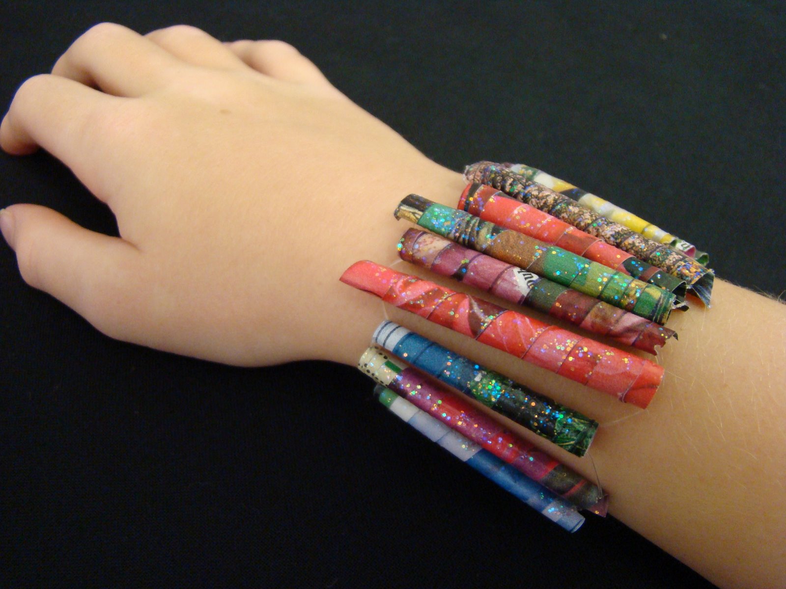 Make a bead bracelet from magazine pages.jpg