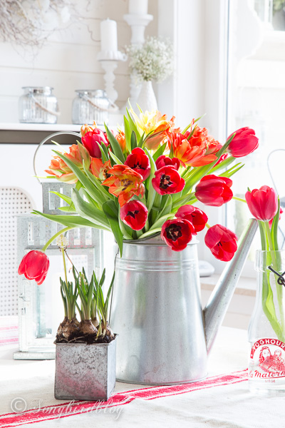 Red_tulips_spring_decor 16.jpg