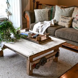 A junk styled pallet wood coffee table anyone can make diy painted furniture pallet.1.jpg