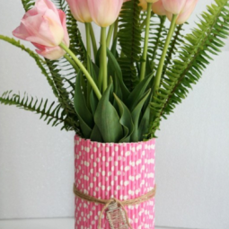 Beautiful flower vase from straws.png