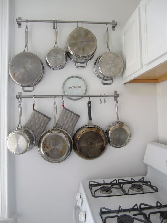 Emphasize small spaces with kitchen wall storage ideas homesthetics 6.jpg