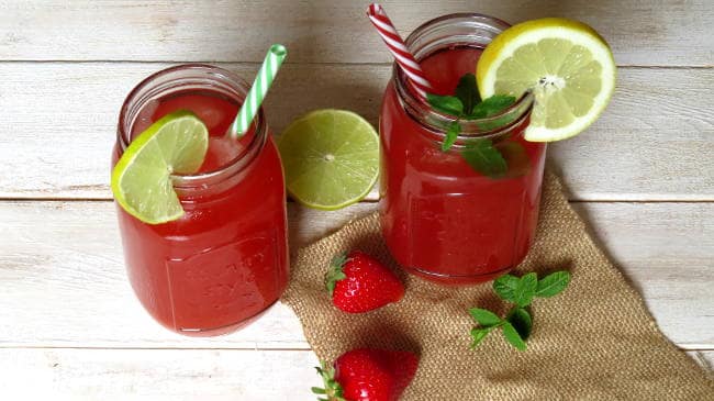 Erdbeer rhabarber limonade.jpg