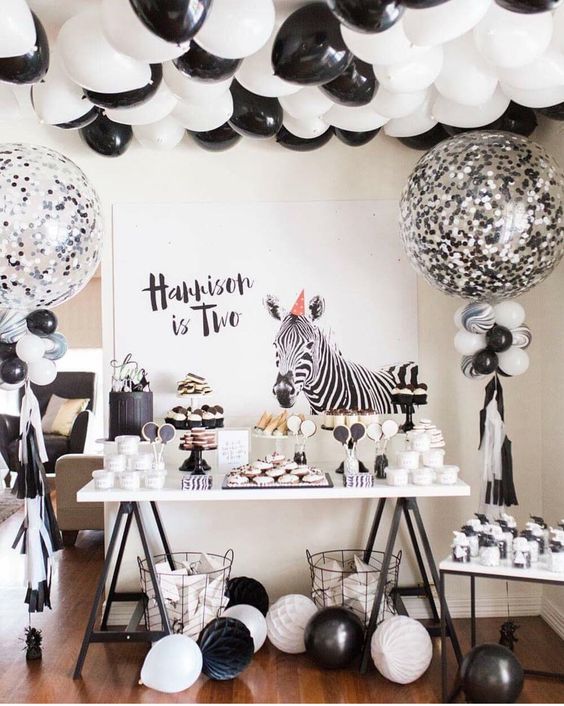10 black and white balloons for the dessret table.jpg
