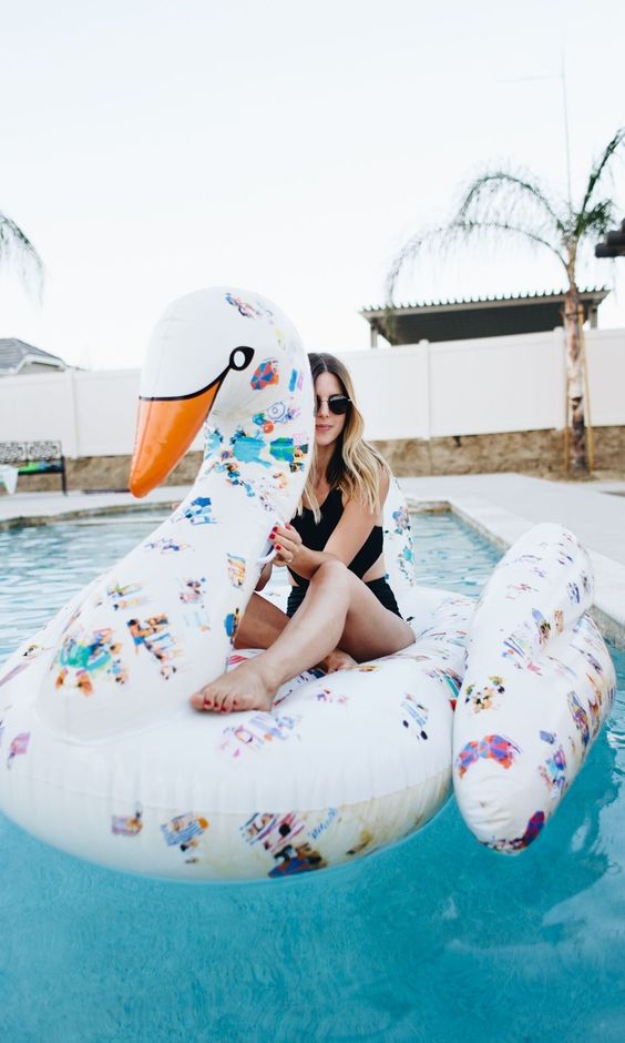 15 printed swan pool float for girls parties.jpg