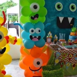 17 colorful monster balloons for the entrance.jpg