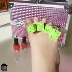 Diy toe separators with sponges.jpg