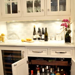 Kitchen bar with pullout drawers.jpg