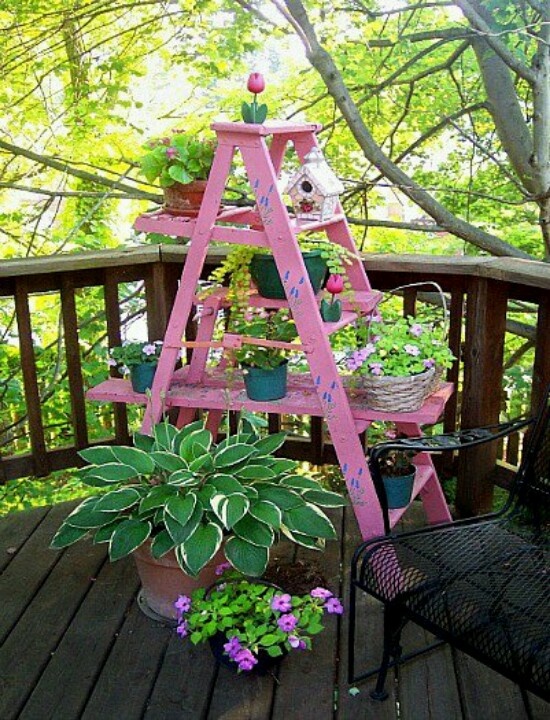 Blumenstaender selber bauen terrasse rosa dekoriert.jpg
