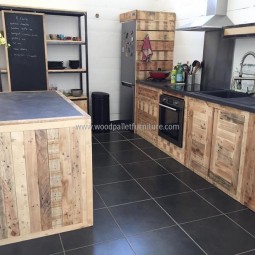 Repurposed pallet kitchen.jpg