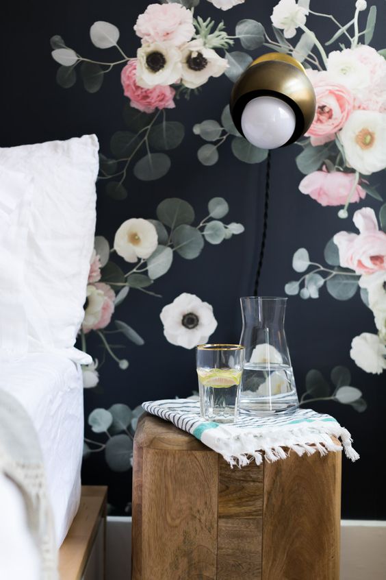 07 dark dramatic floral wallpaper for a gorgeous bedroom look.jpg