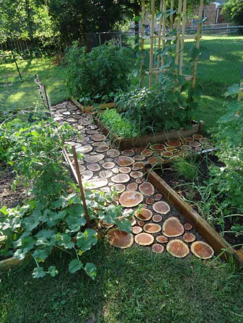 25 lovely diy garden pathway ideas 06.jpg