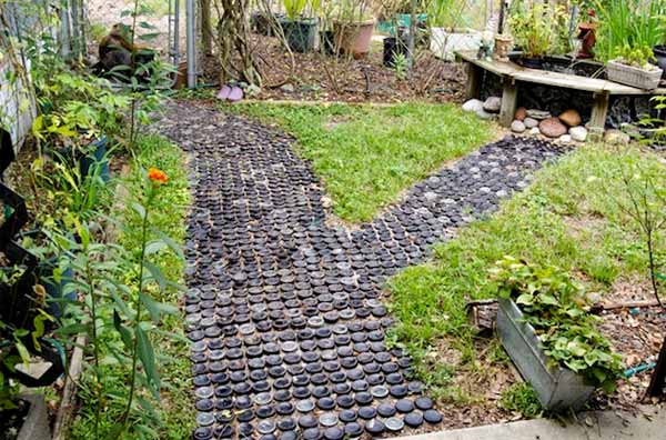 25 lovely diy garden pathway ideas 12.jpg