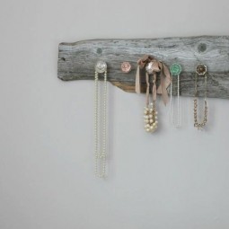 Barn wood jewelry hanger.jpg