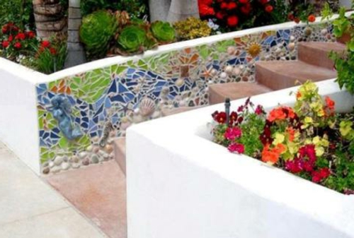 Gartendekoration selber machen kunstvoll verzierte borduere mosaik.jpg