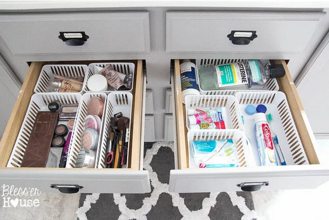 Organization makeup drawer after.png