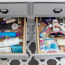 Organization makeup drawer before.png