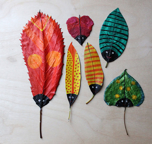 Diy leaft crafts painted leaves hazel terry_zps18497d5f.jpg