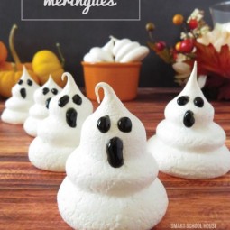 Ghost meringues .jpg
