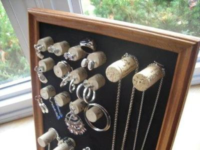 Wine cork projects wine cork jewelry organizer from crafts for all seasons.jpg