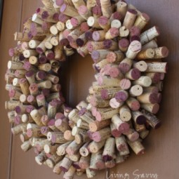 Wine cork projects wine cork wreath from living savvy.jpg