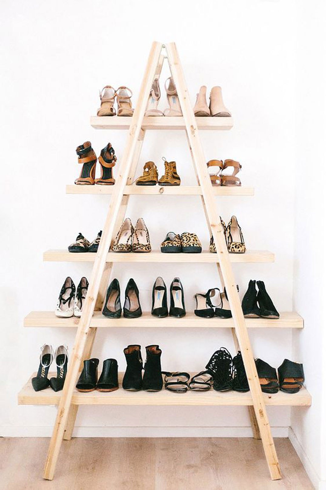 04 shoe pyramid stairs shoe storage ideas homebnc.jpg
