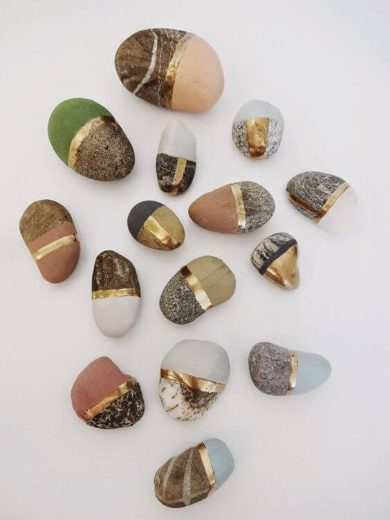 09 diy home decor ideas pebbles river rocks homebnc.jpg
