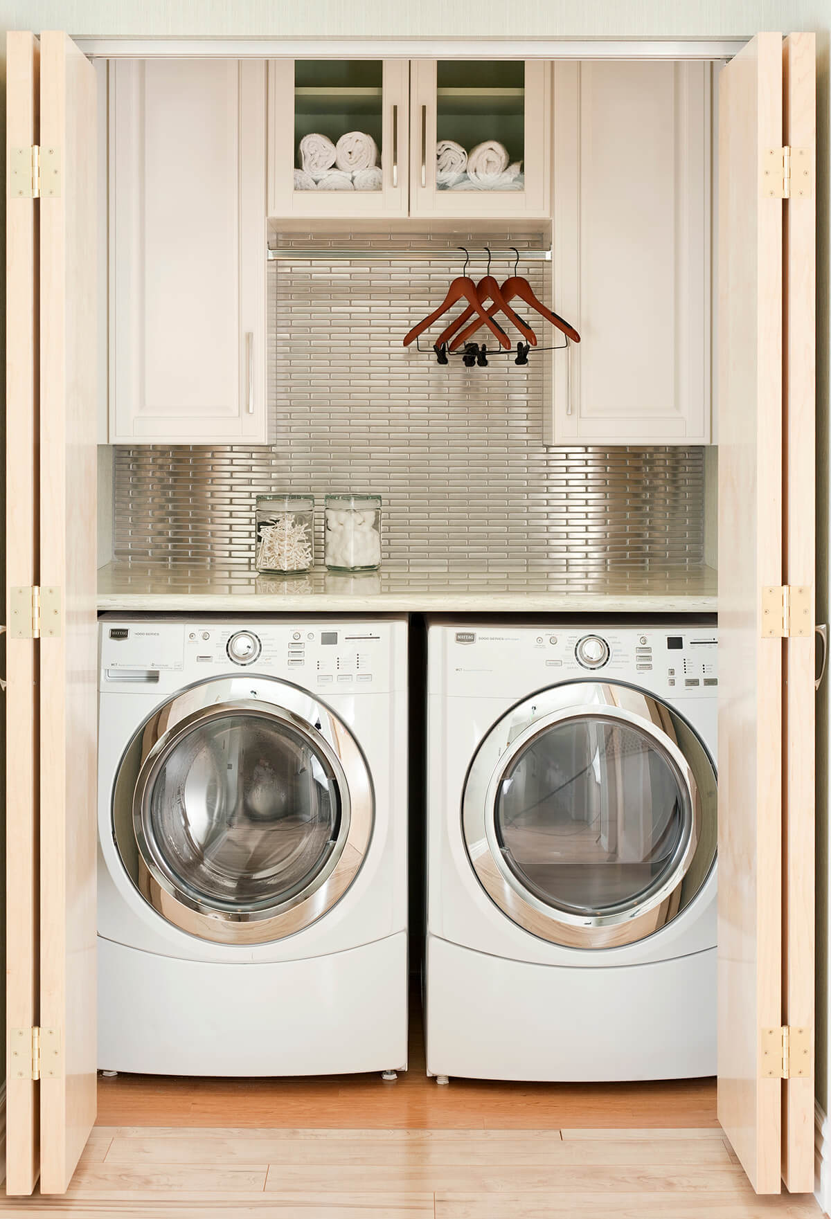 09 small laundry room design ideas homebnc.jpg